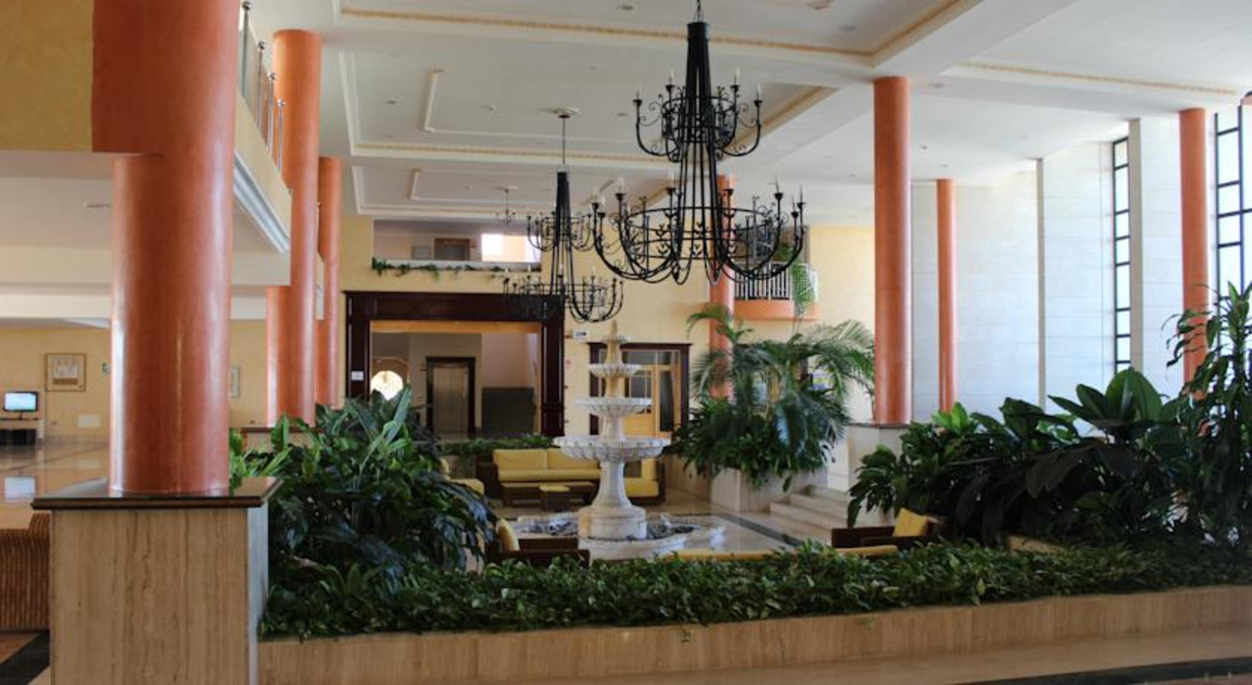 Hotel Grand Muthu Golf Plaza