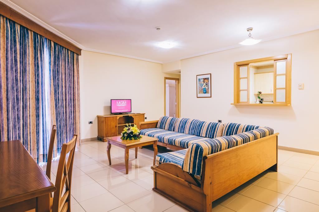 Hotel Grand Muthu Golf Plaza